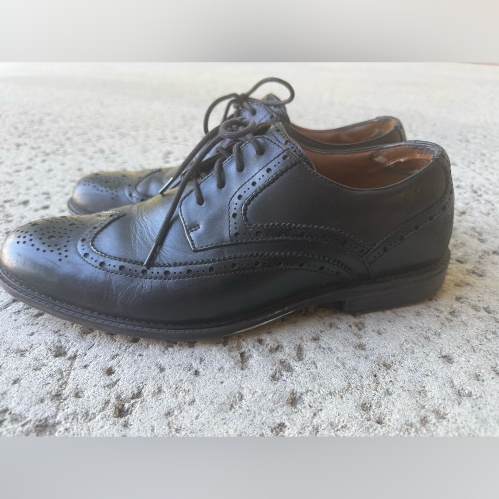 Clarks Men's Black Leather Oxfords